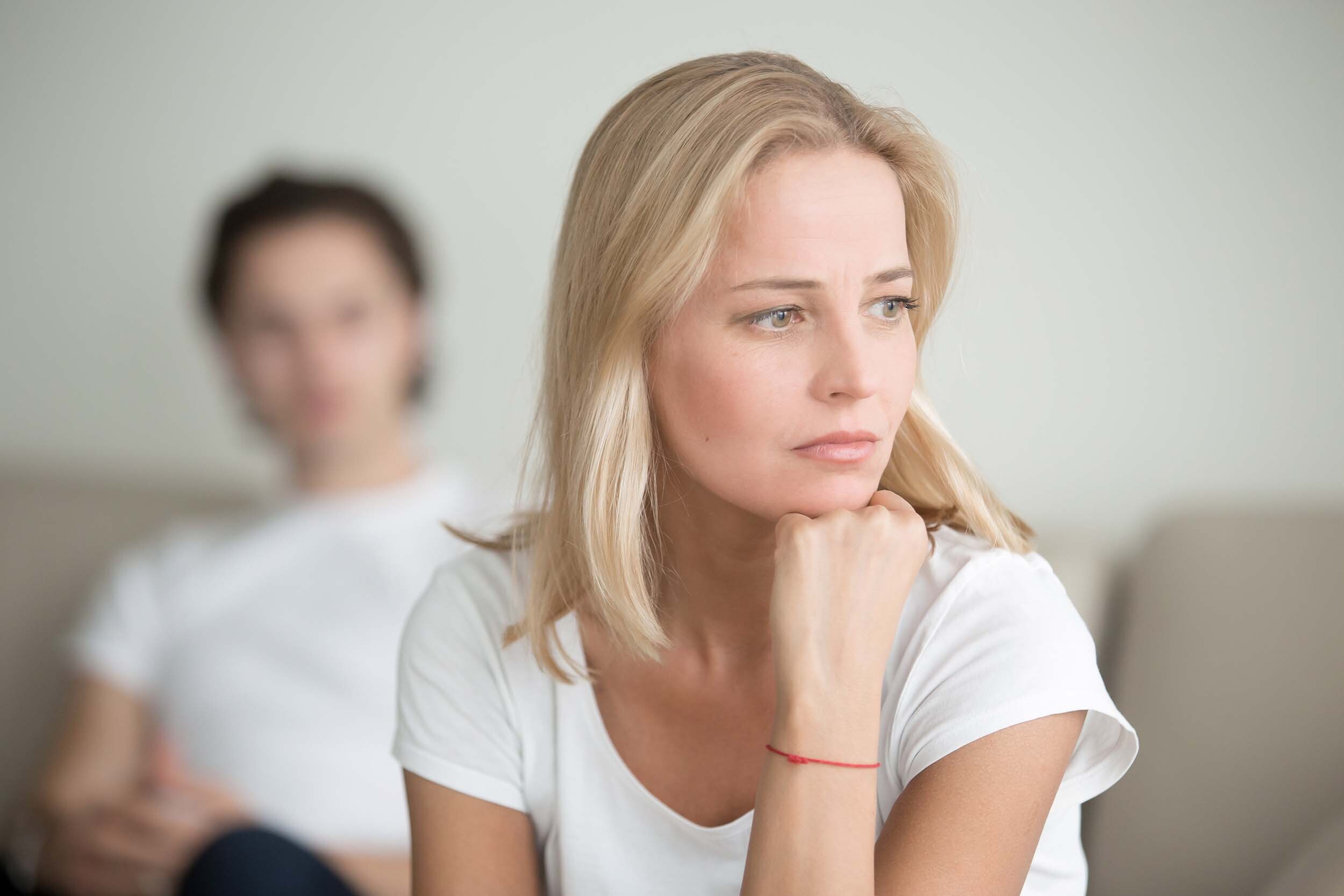 Bindungsangst Und Was Kluge Frauen Dagegen Tun Können Bindungsangst: Symptome und Therapiemöglichkeiten